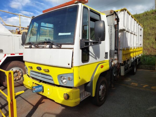 Caminhão FORD CARGO leilão de frota
