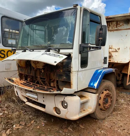 Caminhão FORD CARGO leilão de frota veículos de prefeitura