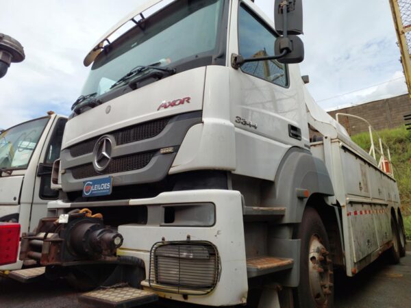 Caminhão Mercedes Benz AXOR 33446X4 leilão de frota