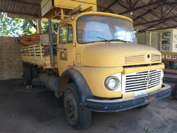 Caminhão Mercedes-Benz MODELO L-1516 Leilão de frota DER São Paulo