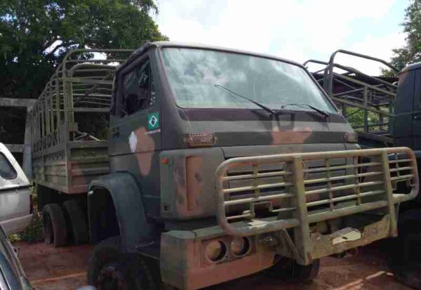 Caminhão Volkswagen Worker 1 Leilão do Exército Caminhões militar 4x4