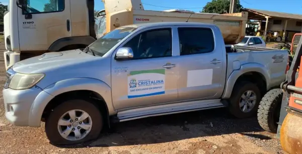 Caminhoneta TOYOTA HILUX CD 4X4 leilão de frota veículos de prefeitura