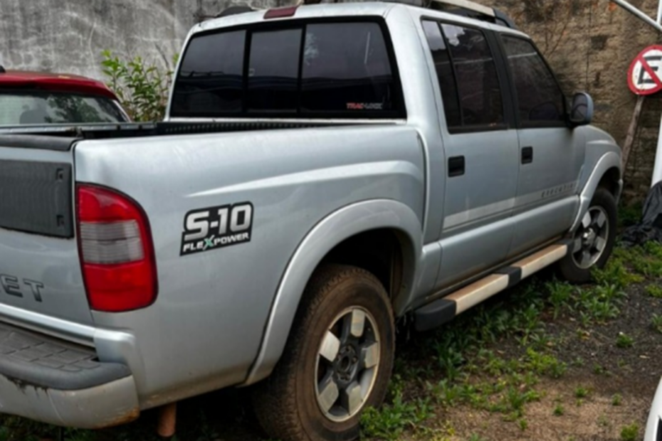 Caminhonete S10 EXECUTIVE Leilão da de apreensões da Polícia Civil