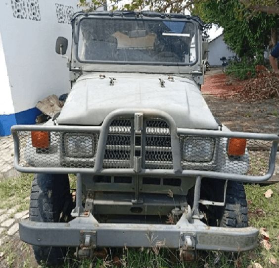 Caminhonete TOYOTA BANDEIRANTES leilão de viaturas da marinha