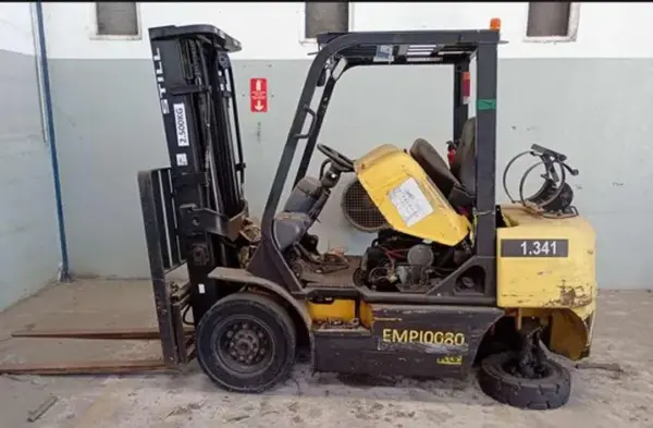 EMPILHADEIRA Á COMBUSTÃO CONTRABALANÇADA STILL leilão aeroporto vira copus