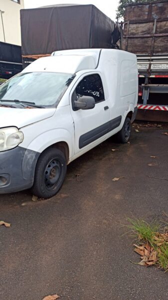 FURGAO FIAT FIORINO Leilão da Receita Federal tem Scania e Sprinter