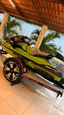 Jetski Seadoo 300 HP RXT X RS e Carretinha leilão de empreteira