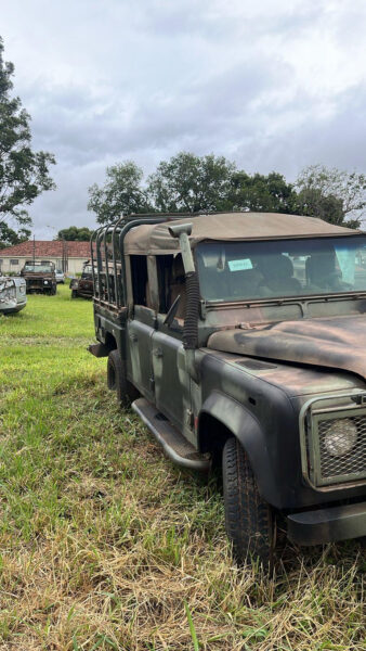 Land Rover Defender 4X4 leilão de viatura 4x4 do exercito