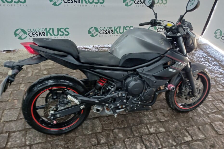 Leilão de veículos retomados de financiamento Moto YAMAHA XJ6 N