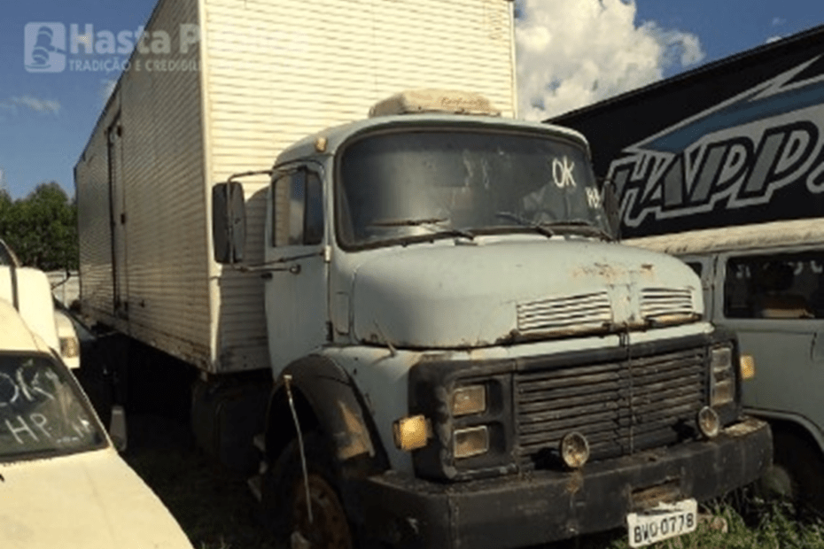 Leilão veiculos TRT Caminhão Mercedes Benz LK 1518