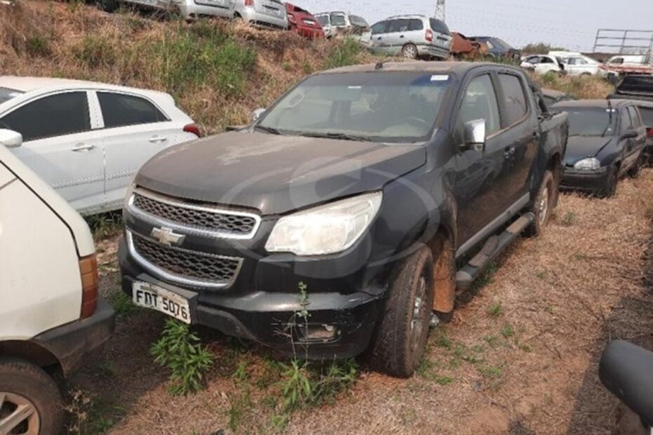 Leilão veiculos do DER São Paulo CHEVROLET S10 LT