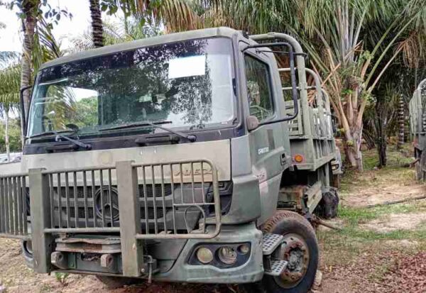 MERCEDES BENZ Atego Leilão do Exército Caminhões militar 4x4