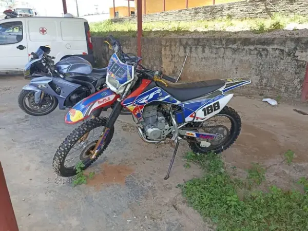 MOTO CRF 230cc leilão de empreteira