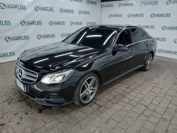 Mercedes BENZ E350 BLUEEF Leilão de veículos retomados de financiamento do banco Santander