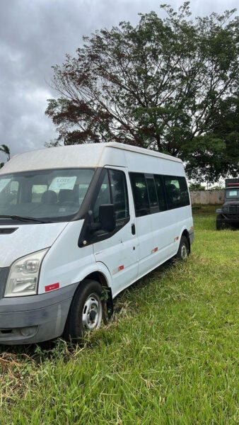 Micro-Ônibus Ford Transit leilão de viatura do exercito
