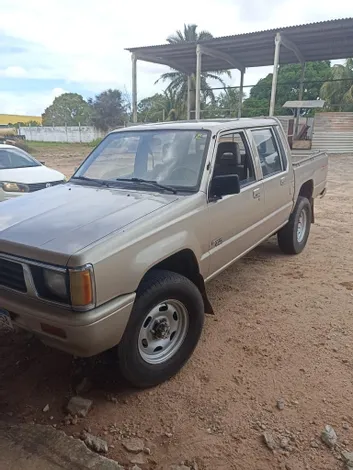 Mitsubishi L200 leilão de empreteira