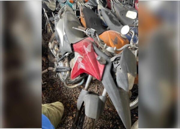 Moto HONDA XRE 300  Leilão veiculos do Ministério da justiça