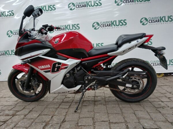 Moto YAMAHA XJ6 Leilão de veículos retomados de financiamento do banco Santander