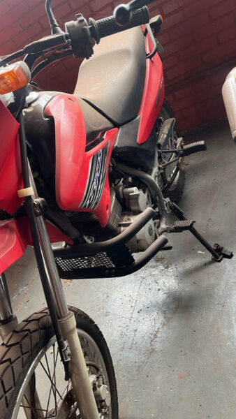 Motocicleta Honda NXR 150 BROS leilão de viatura do exercito