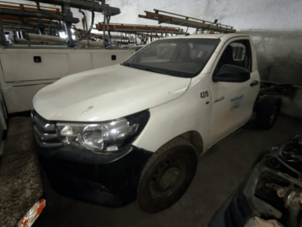 Picape Toyota Hilux 4x4 leilão frota telemont