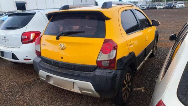 TOYOTA ETIOS HB CROSS leilão veiculos detran