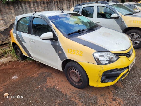 TOYOTA ETIOS HB XS leilão de frota  da Polícia Militar