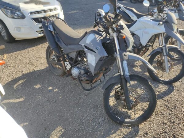 YAMAHA XT 660R leilão Moto policia Militar