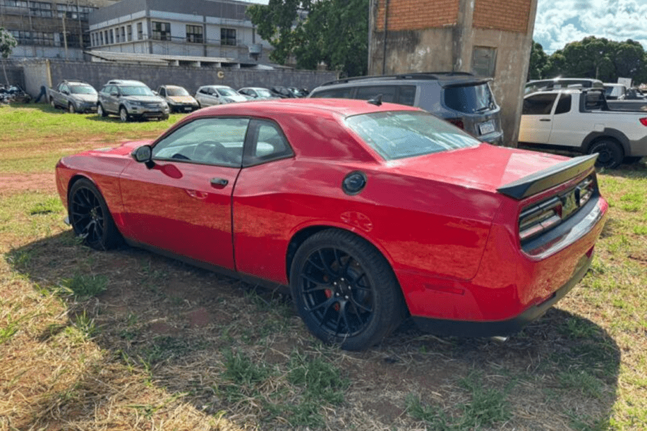 leilão de veículos aprendidos pela policia federal DODGE CHALLENGER SRT HELCAT