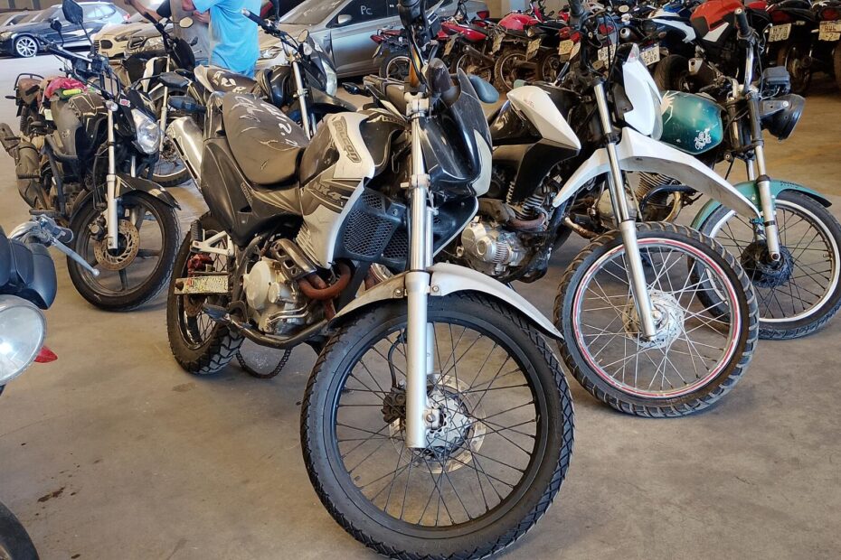 leilão veiculos detran es Moto HONDA NX-4 FALCON