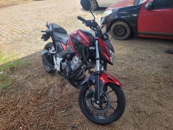 moto HONDA CB300F TWISTER leilão do Banco Honda em São Paulo