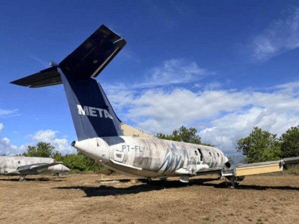 Avião EMB-120ER Leilão do Tribunal de Justiça tem 8 aviões