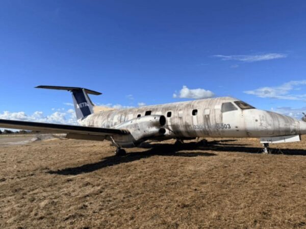 Avião Modelo EMB-120ER Leilão do Tribunal de Justiça tem 8 aviões