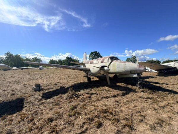 Avião Modelo EMB-810D Leilão do Tribunal de Justiça tem 8 aviões