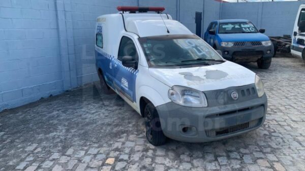 CAMINONETE AMBULANCIA FIAT FIORINO Leilão veiculos de prefeitura