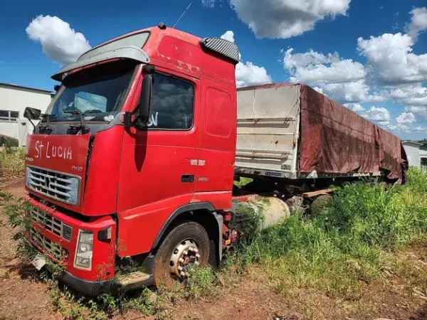 CAVALO MECÂNICO VOLVO FH12 6X2 Leilão de Prefeitura no Paraná
