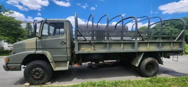 Caminhao-Carga-Mercedes-Benz-4x4-Leilao-do-Exercito-caminhao-militar-4x4-1-768x356