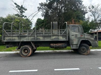 Caminhao-Mercedes-Benz-Leilao-do-Exercito-caminhao-militar-4x4-1