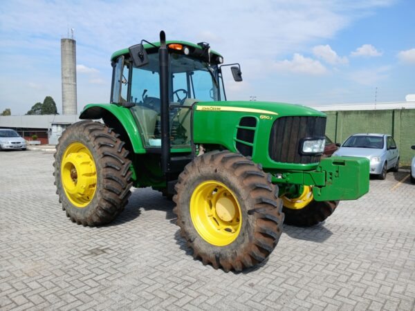 JONH DEERE TRATOR AGRÍCOLA leilão de veículos retomados de financiamento do banco Santander