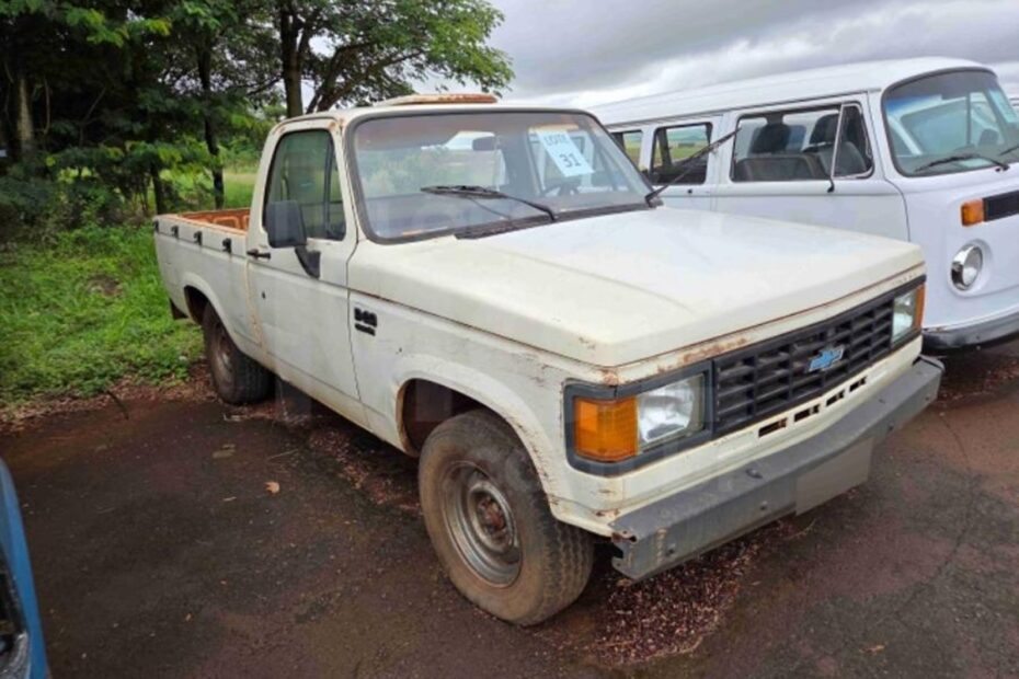 Leilão da Embrapa CAMIONETA CHEVROLET D20 1990, DIESEL