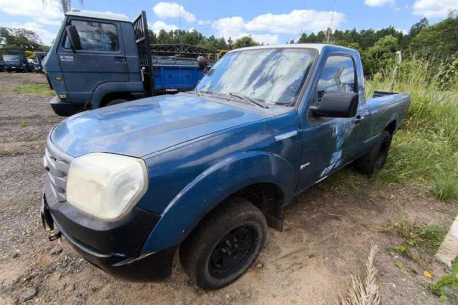 Leilão de viaturas da Força Aérea Brasileira caminhonete FORD RANGER XL
