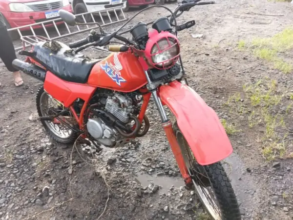 Moto HONDA XLX leilão veiculos aprendidos detran