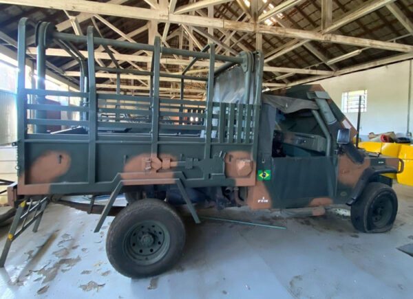 Picape Agrale Marruá 1 eilão viatura do Exército