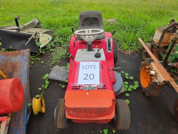 TRATOR AGRÍCOLA CORTADOR DE GRAMA MARCA GARTNER Leilão da Embrapa