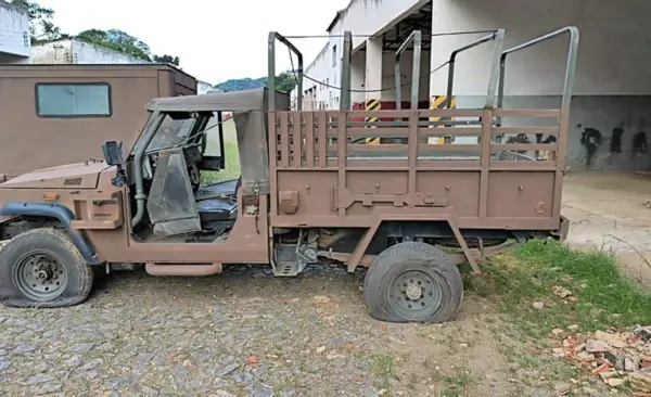 caminhonete agralle marrua 4x4 Leilão viaturas do exercito