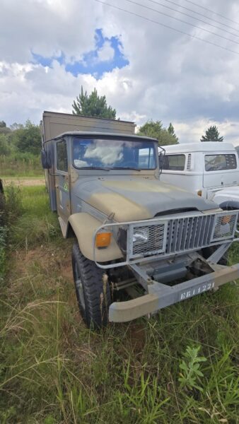 AMBULÂNCIA-TOYOTA BANDEIRANTE Leilão do Exercito