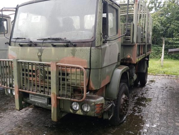 CAMINHÃO MERCEDES BENZ ATEGO TON 4X4 Leilão viaturas do Exército
