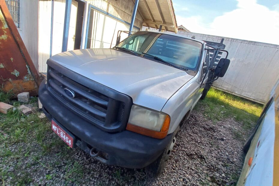 Caminhão Ford F4000 G