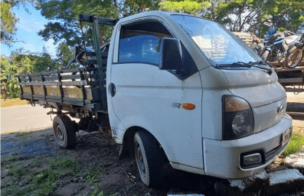 Caminhão HYUNDAI leilão veiculos PRF