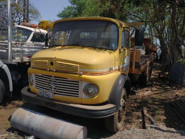Caminhão Mercedes-Benz L-1516 leilão de veiculos DER são paulo