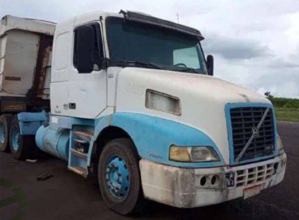 Caminhão VOLVO leilão veiculos PRF